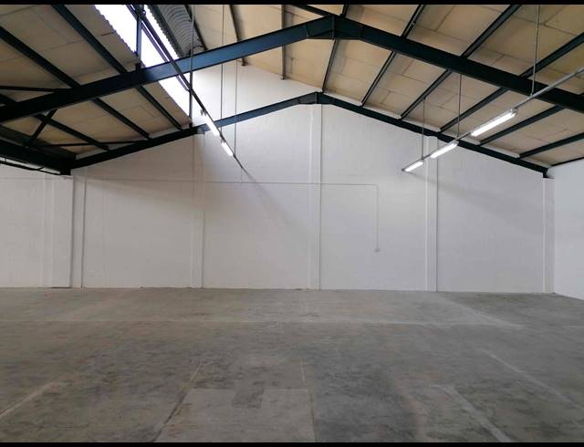 925M² WAREHOUSE TO LET IN PAROW INDUSTRIAL